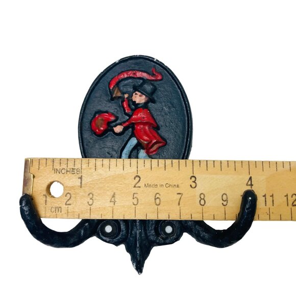 Vintage Cast Iron Wall Hook With Painted Colonial Figure Design 4" - Picture 7 of 7